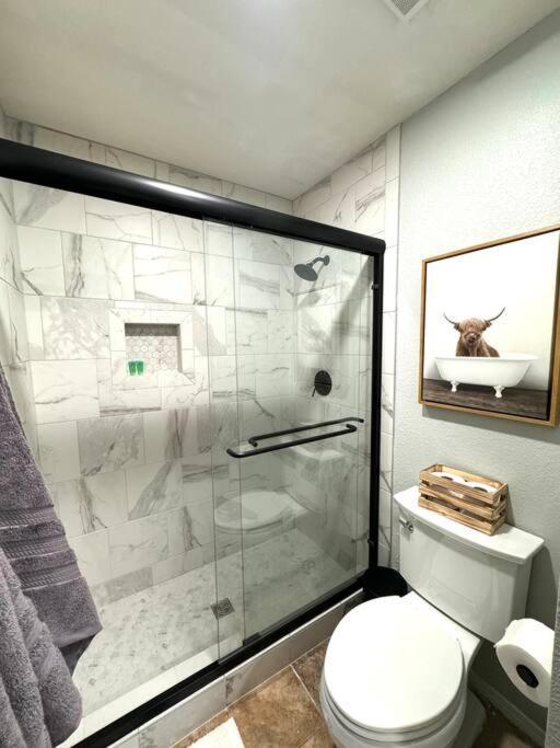 Modern Comfort: Updated Cozy Condo In Indian Point 布蘭森 外观 照片