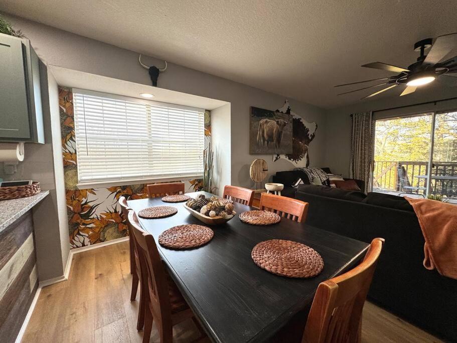 Modern Comfort: Updated Cozy Condo In Indian Point 布蘭森 外观 照片