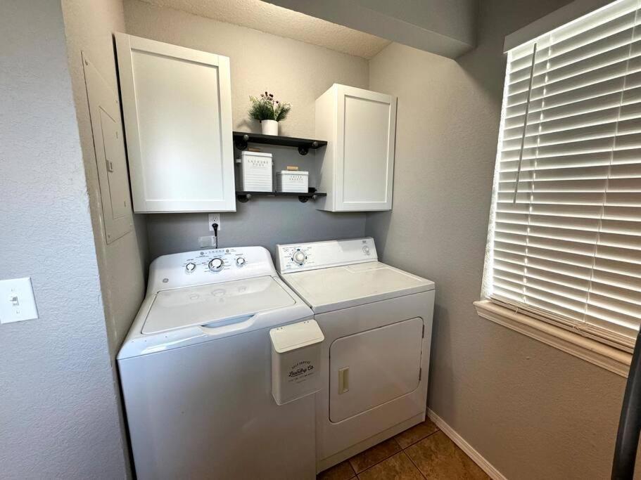 Modern Comfort: Updated Cozy Condo In Indian Point 布蘭森 外观 照片